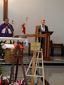 Uroczystości pogrzebowe ekshumowanego przez Instytut Pamięci Narodowej Kazimierza Szczepańskiego „Wichra” z Raczyna